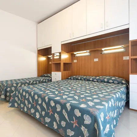 Bright Flat By The Apartman *